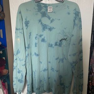 Long sleeve VS Pink shirt tie dye blue